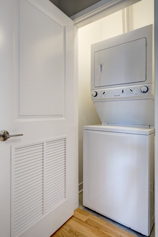 6125 N Clark St #102 - Photo 6 of 6