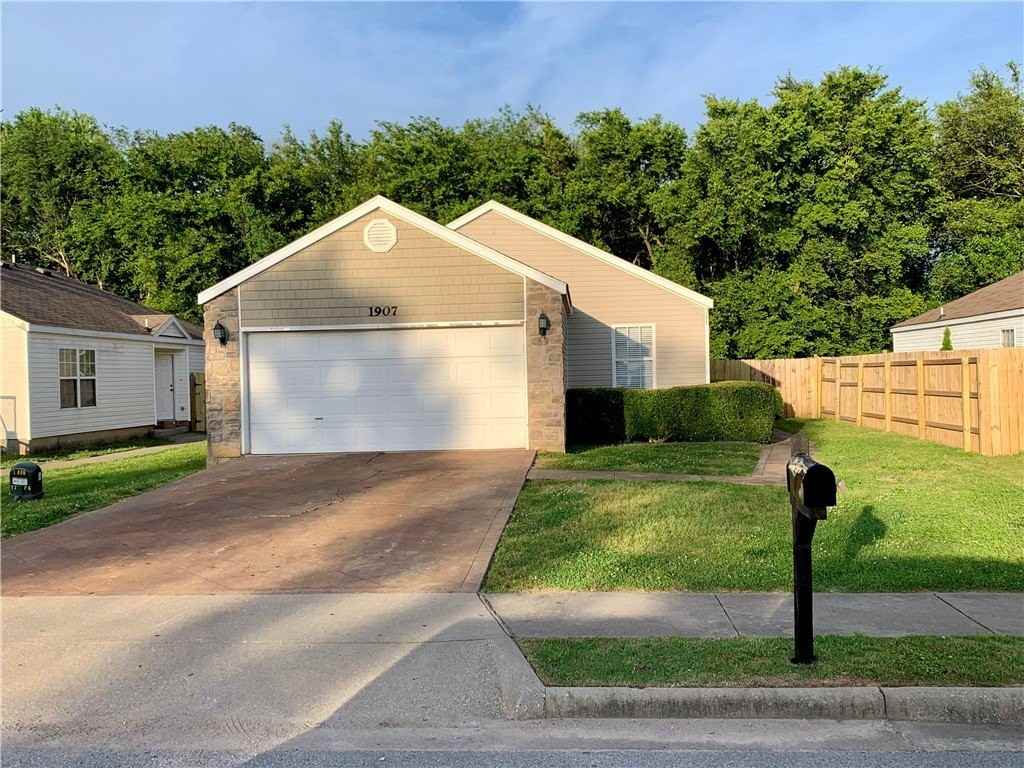 1907 S Pinewoods Dr - Photo 2 of 18