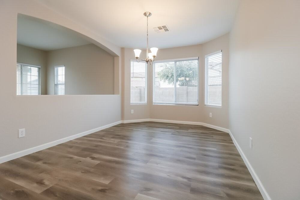 24254 W Desert Bloom St - Photo 5 of 17