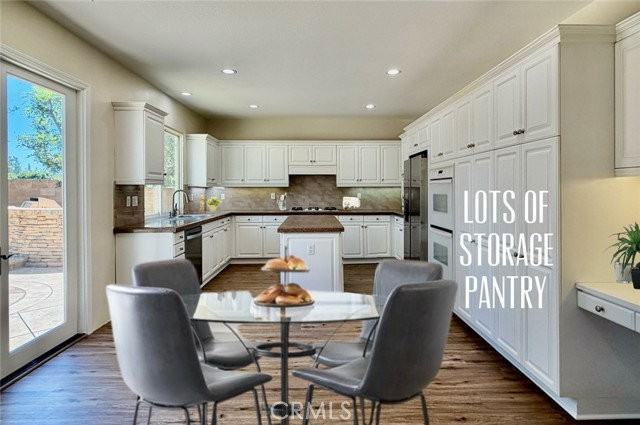 2566 Pearblossom St - Photo 4 of 8