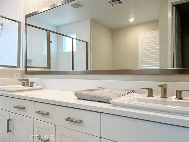 109 Chorus - Photo 2 of 8