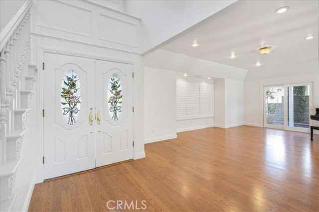 25912 Densmore Dr - Photo 3 of 8