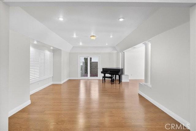 25912 Densmore Dr - Photo 4 of 8