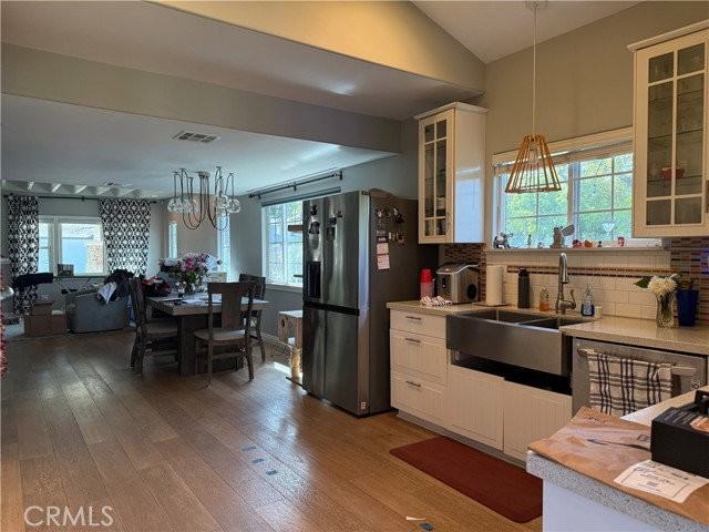 1369 Hepner Ave - Photo 3 of 8