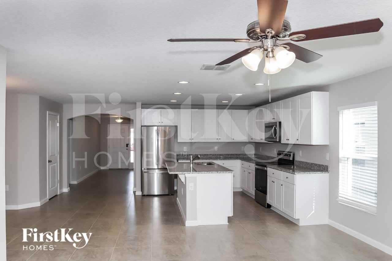 445 Earheart Dr - Photo 6 of 15