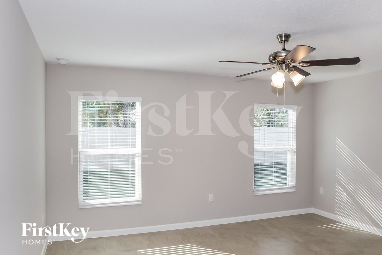 445 Earheart Dr - Photo 7 of 15