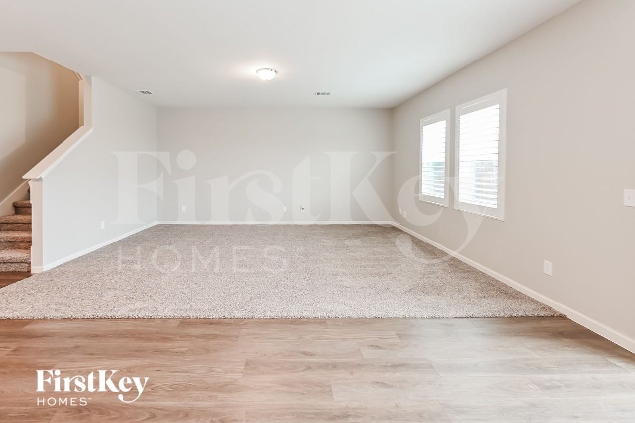 10080 Pappas Dr - Photo 3 of 15