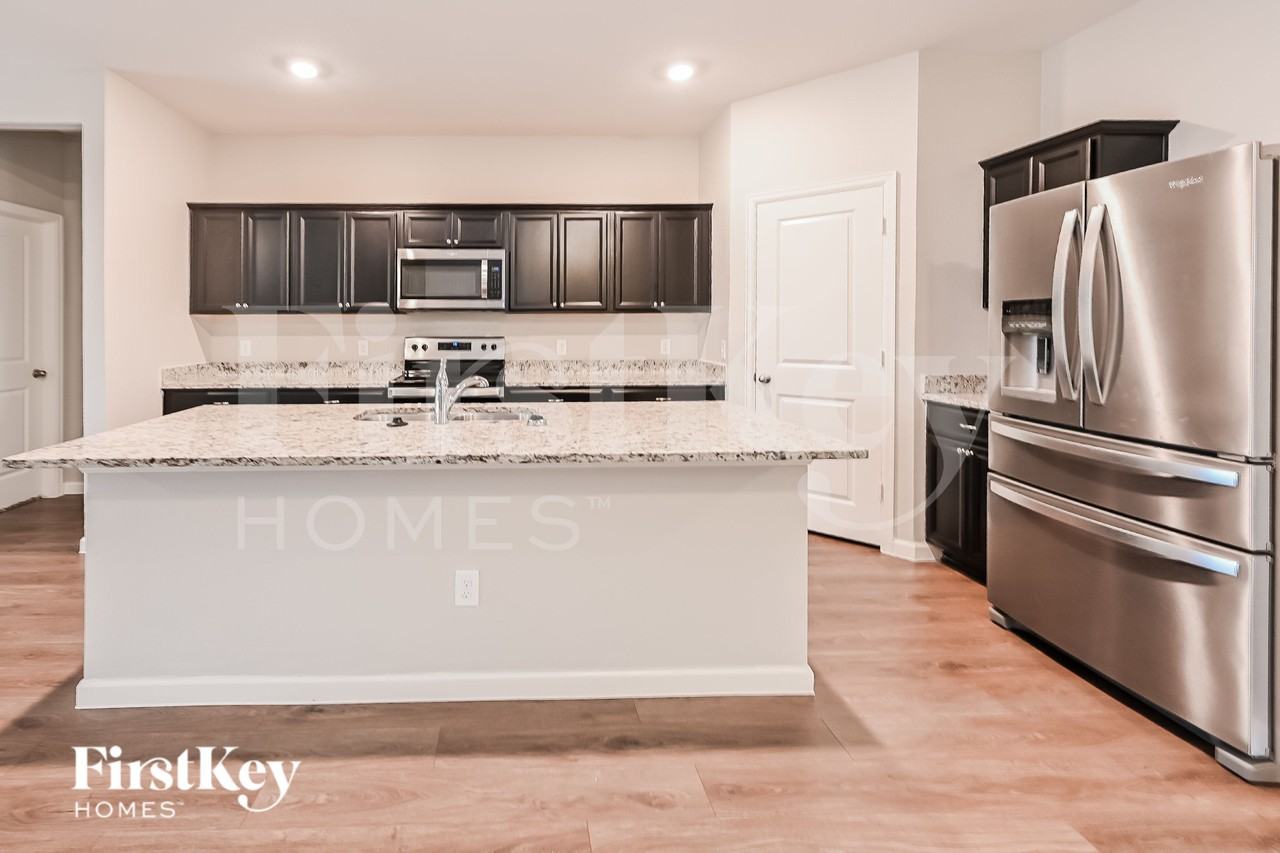 10080 Pappas Dr - Photo 5 of 15