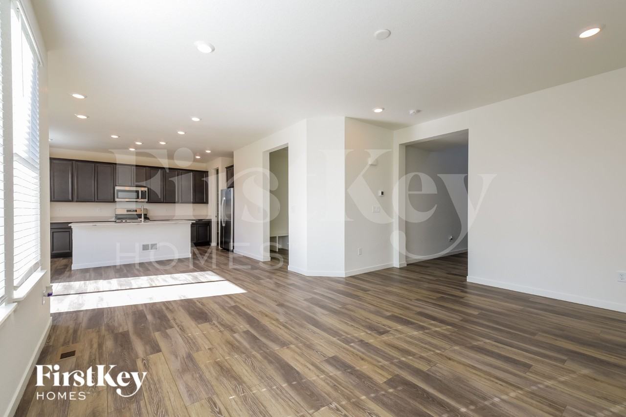 10994 Uvalda St - Photo 4 of 15