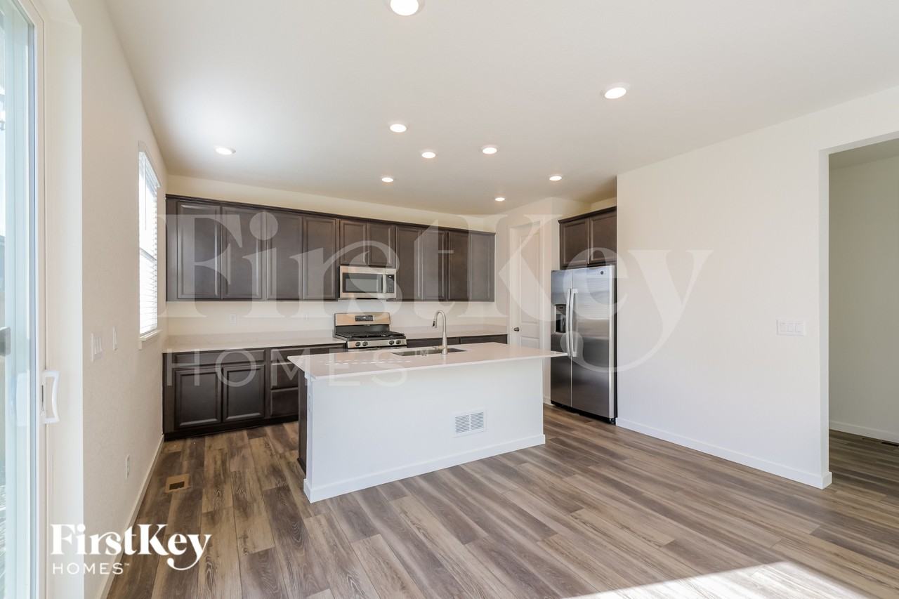 10994 Uvalda St - Photo 7 of 15