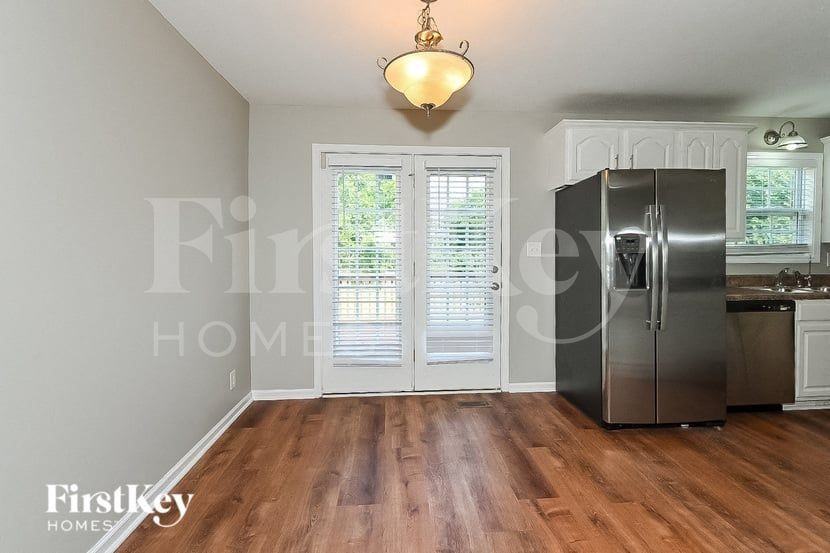 3916 Justene Ct - Photo 4 of 15