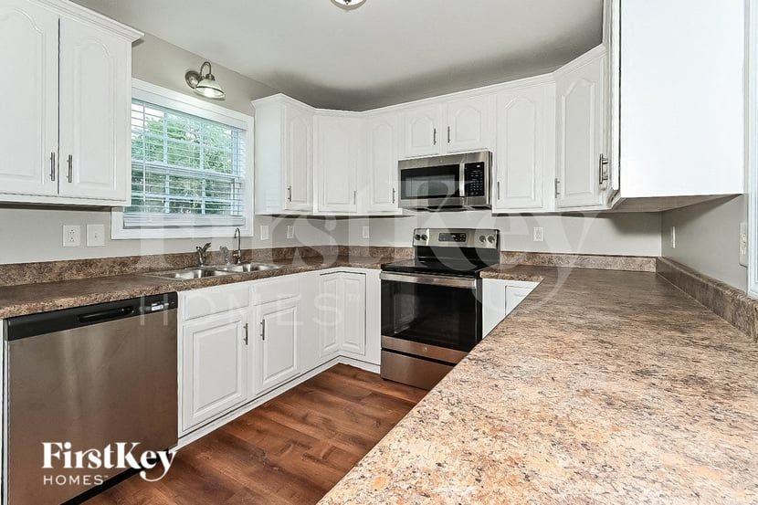 3916 Justene Ct - Photo 5 of 15