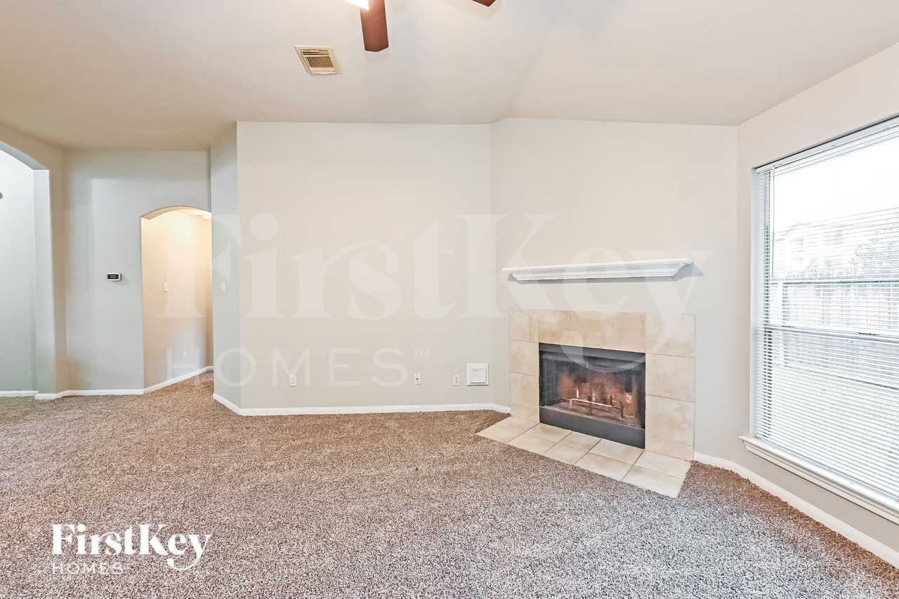 6739 Renata Cir - Photo 4 of 16