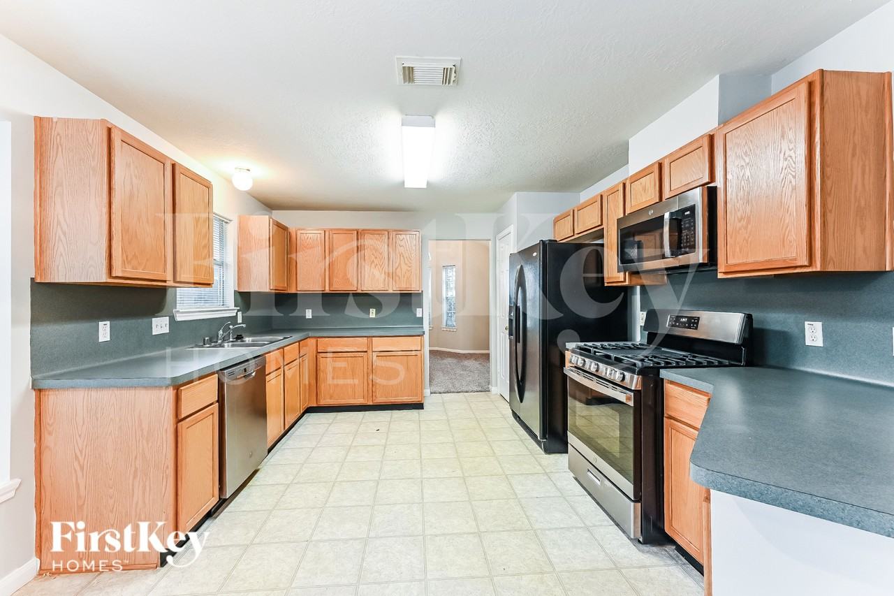 6739 Renata Cir - Photo 7 of 16