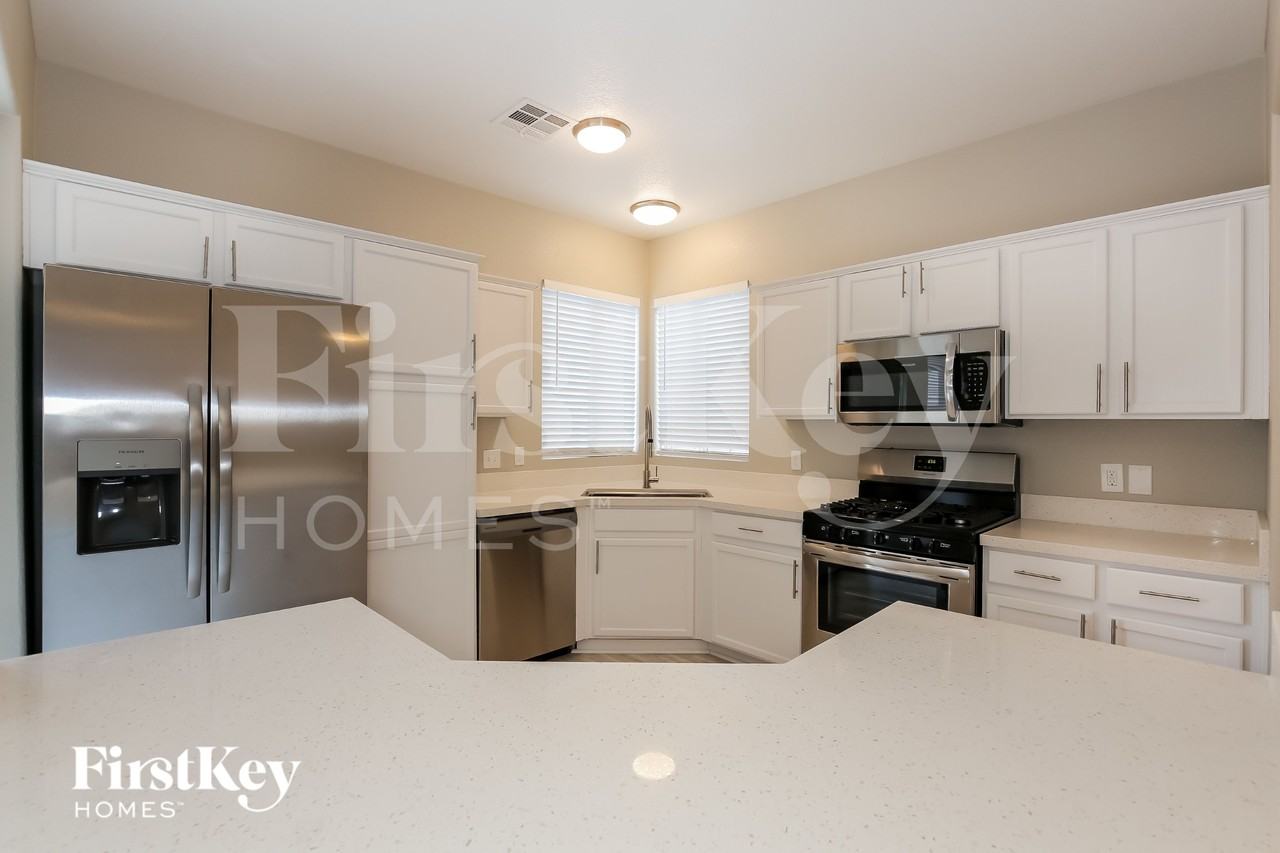 8905 Tumblewood Ave - Photo 6 of 15