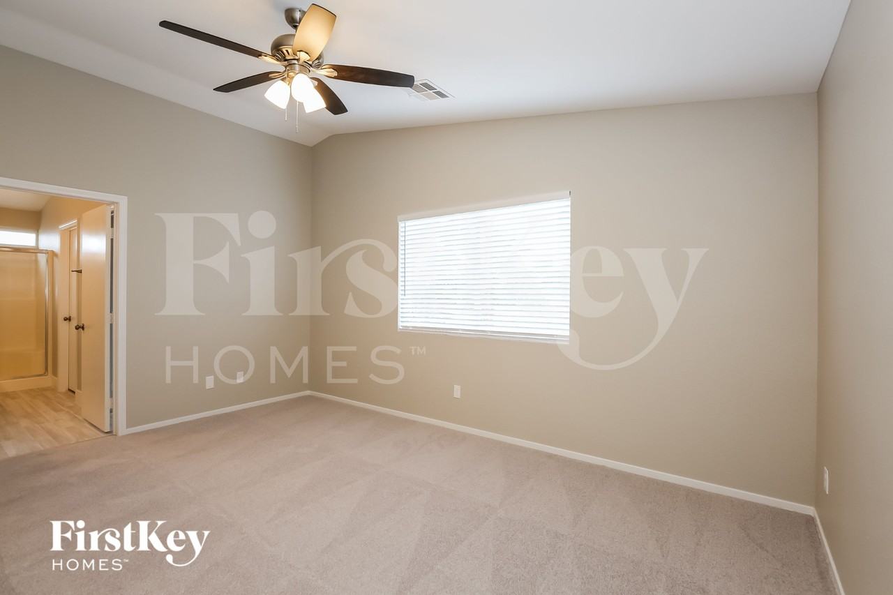 8905 Tumblewood Ave - Photo 7 of 15