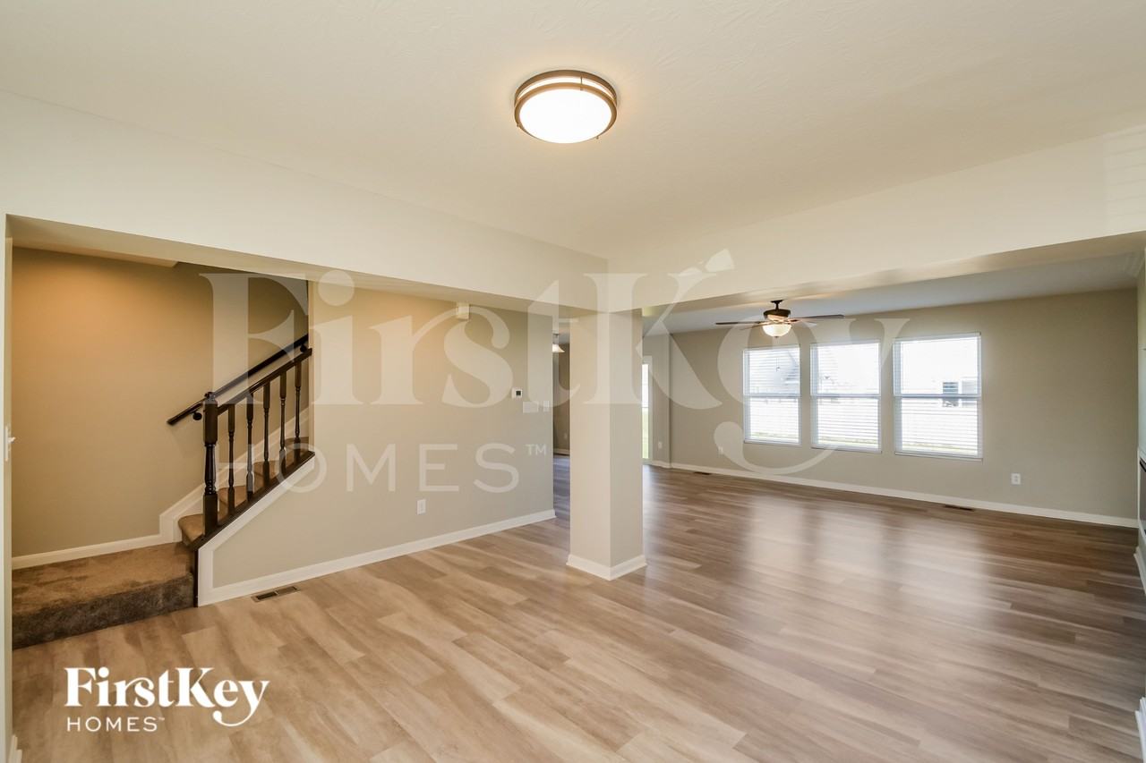 5510 Wood Spring Ln - Photo 4 of 16