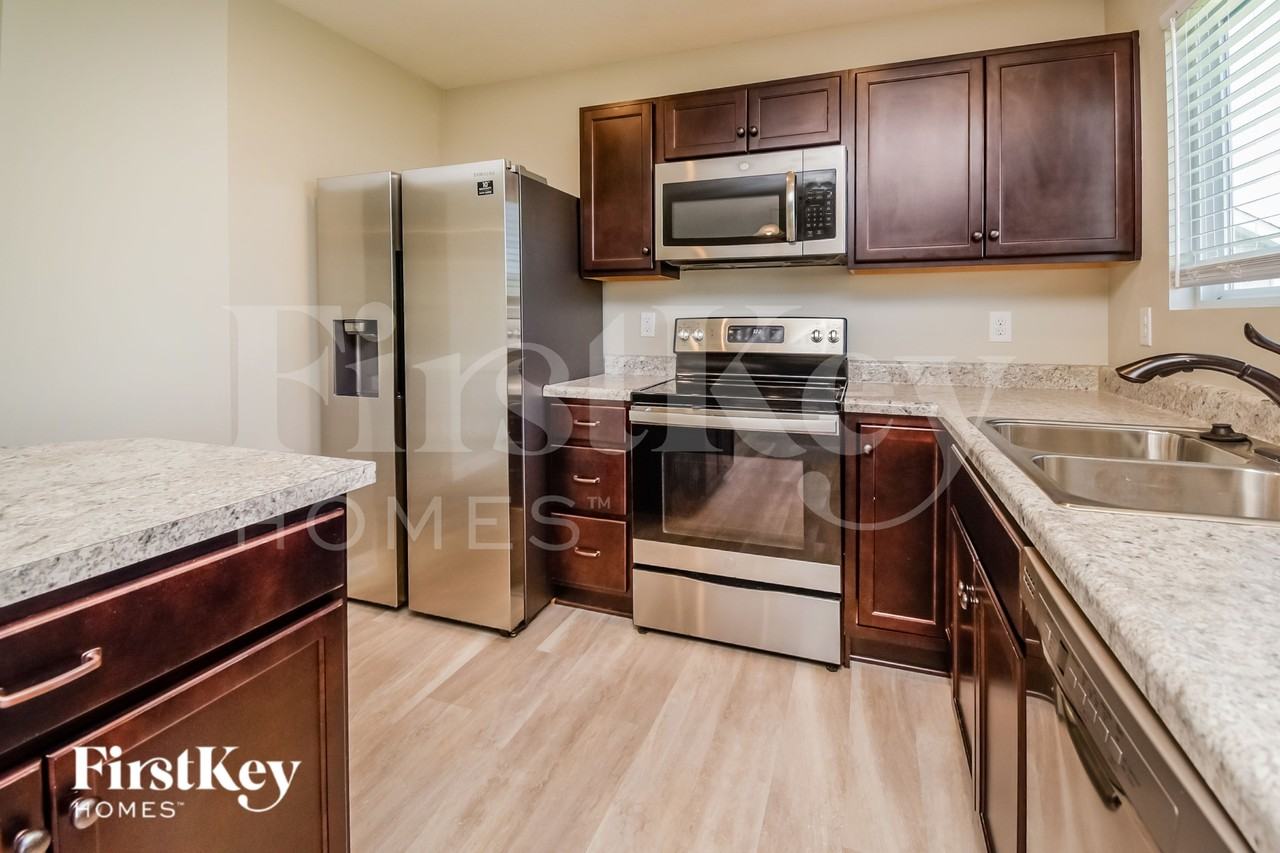 5510 Wood Spring Ln - Photo 6 of 16