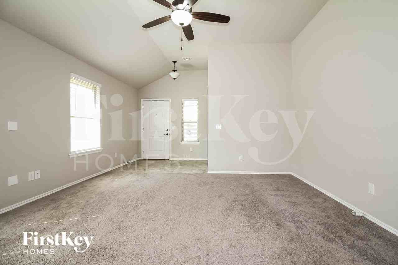 19708 Forsythe Dr - Photo 2 of 15