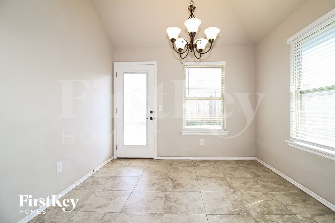 19708 Forsythe Dr - Photo 4 of 15