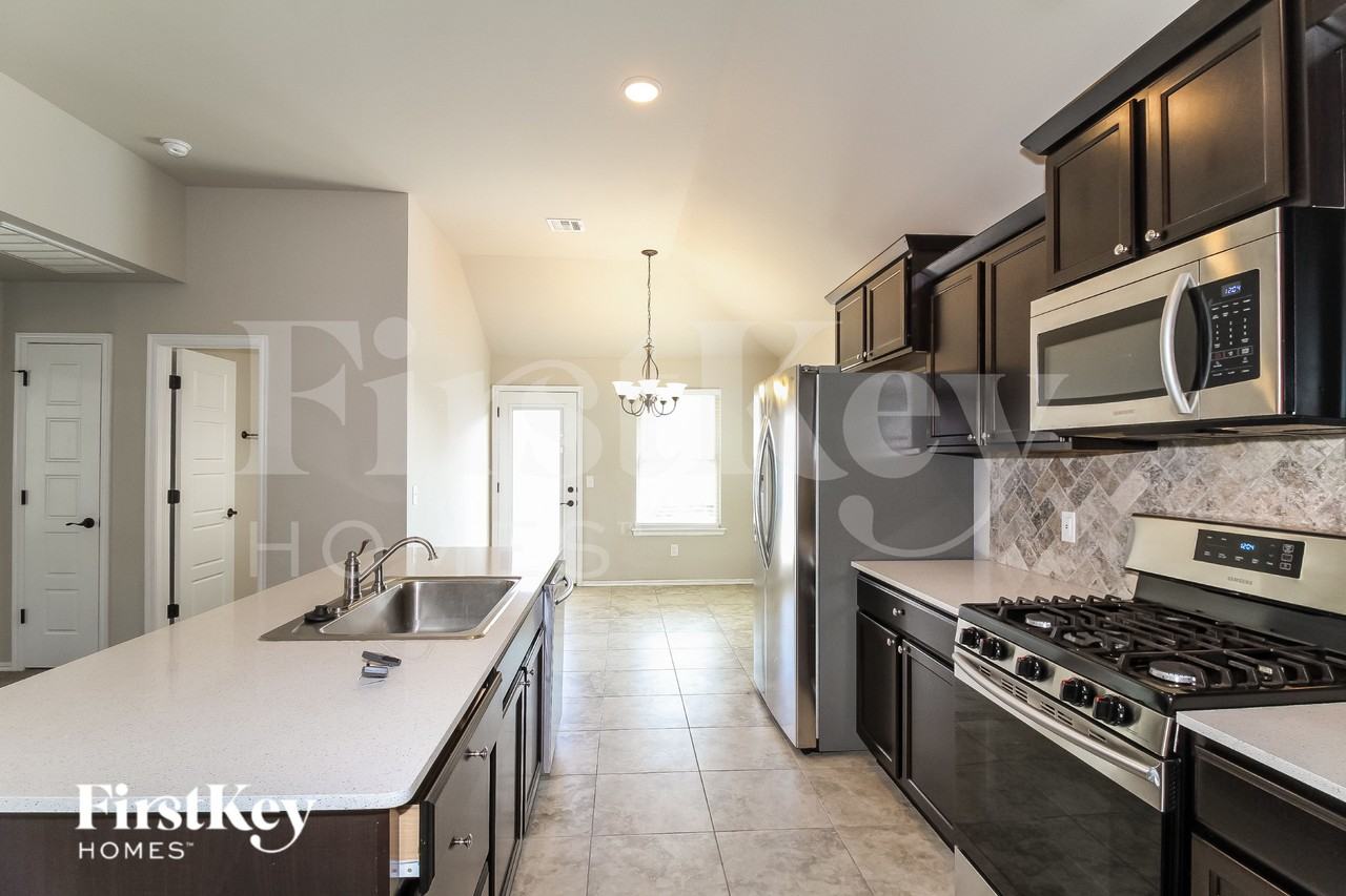 19708 Forsythe Dr - Photo 6 of 15