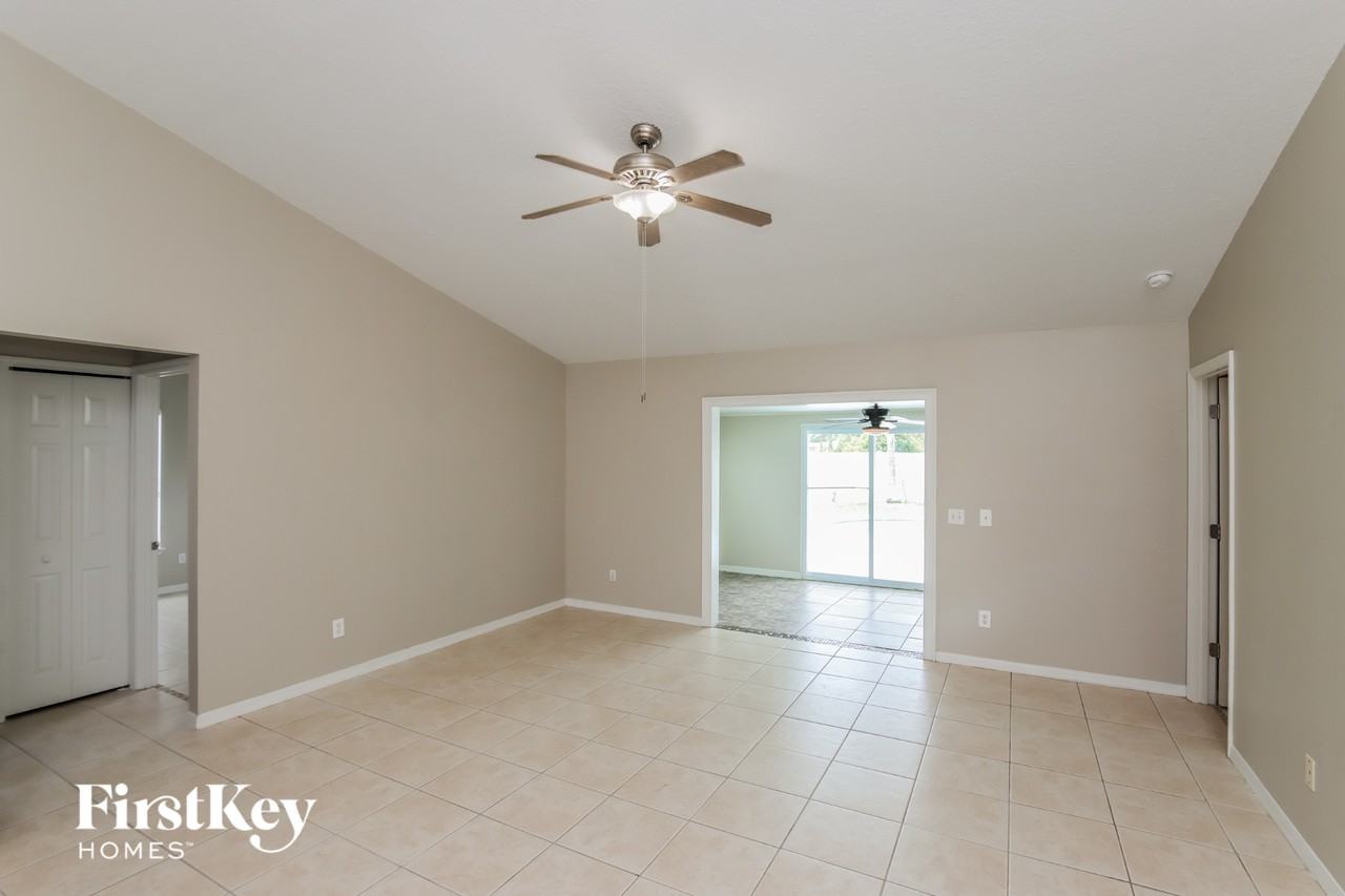 1992 Tranter Ave Se - Photo 3 of 15