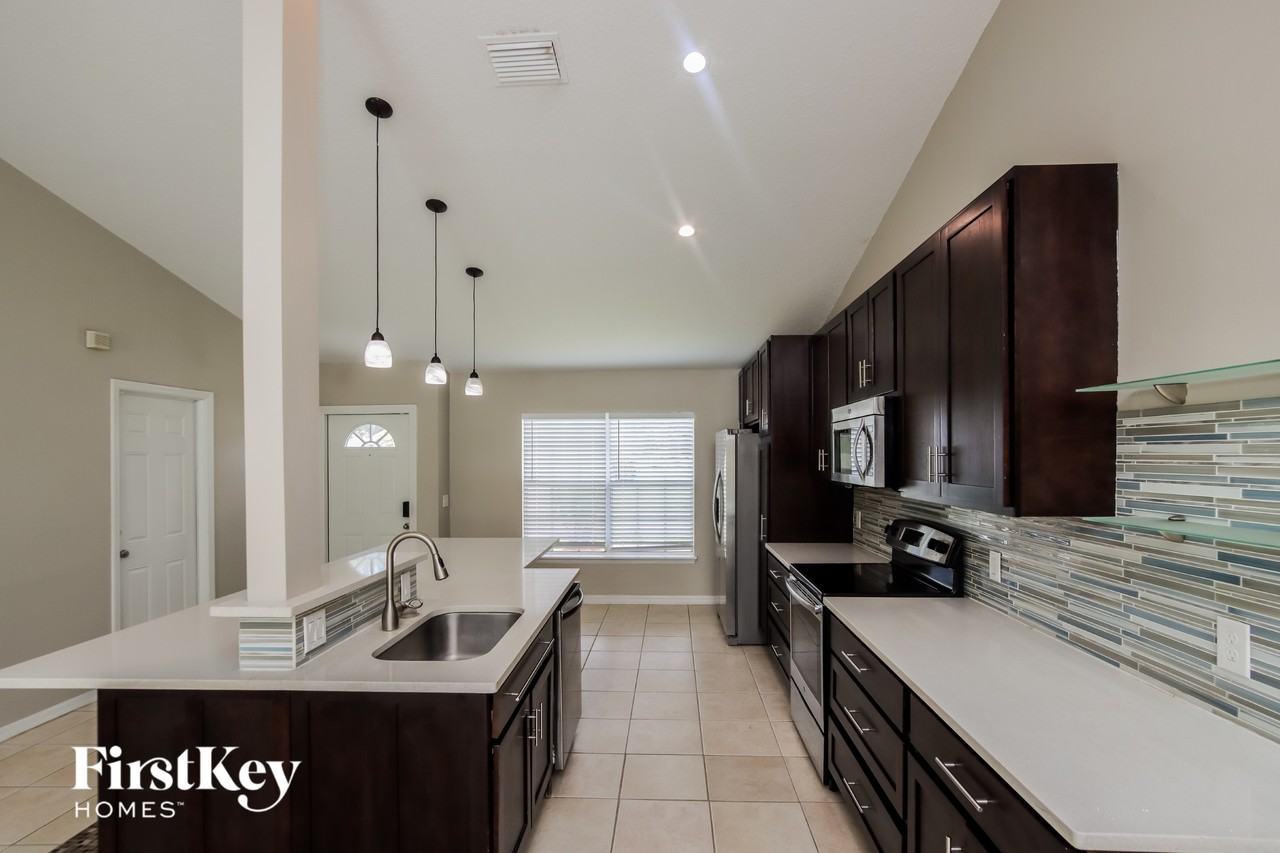 1992 Tranter Ave Se - Photo 6 of 15