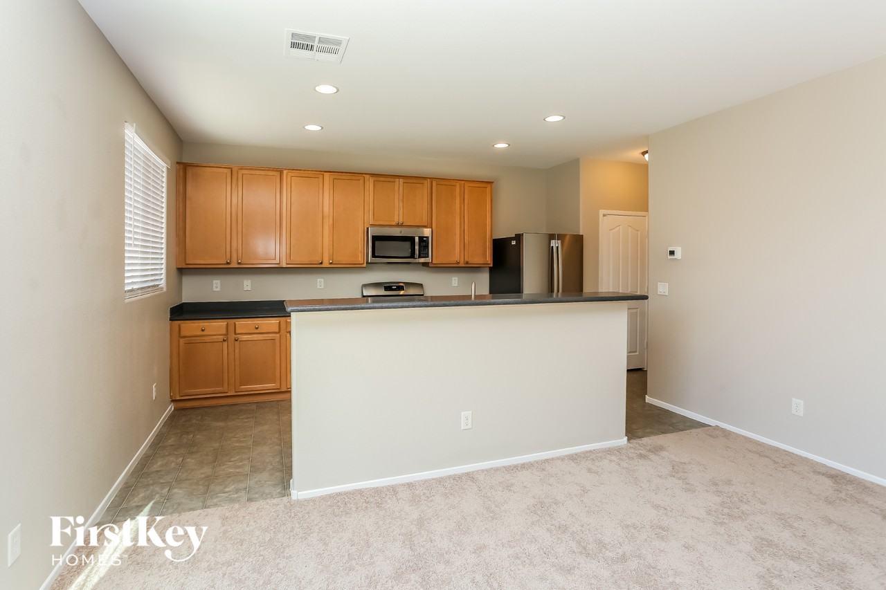 10841 Pearl River Ave - Photo 3 of 15