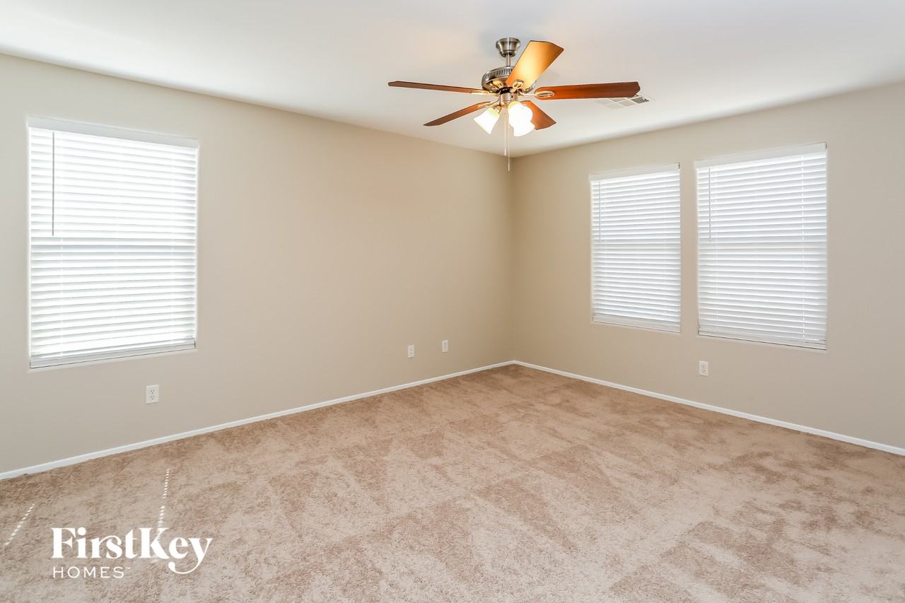 10841 Pearl River Ave - Photo 5 of 15