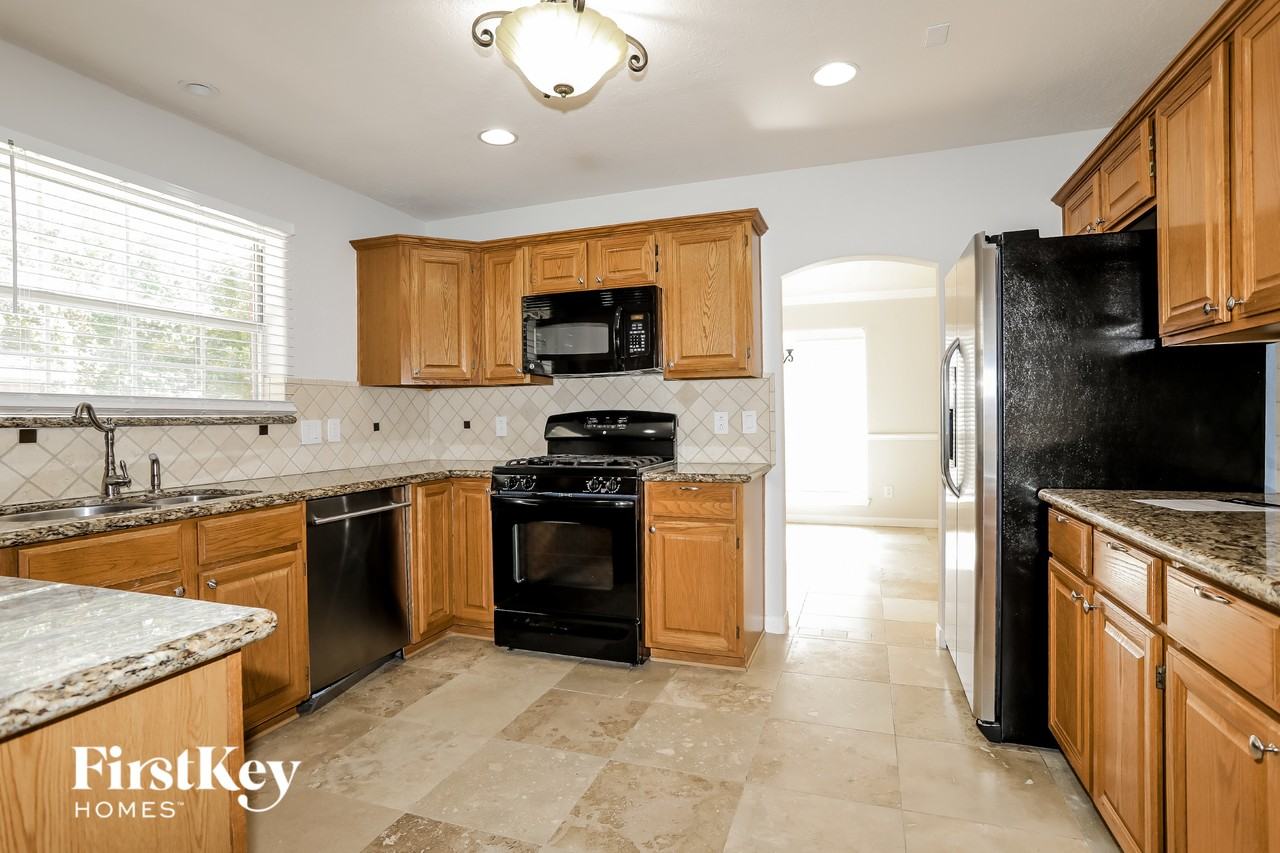 108 N Rockfern Ct - Photo 5 of 15