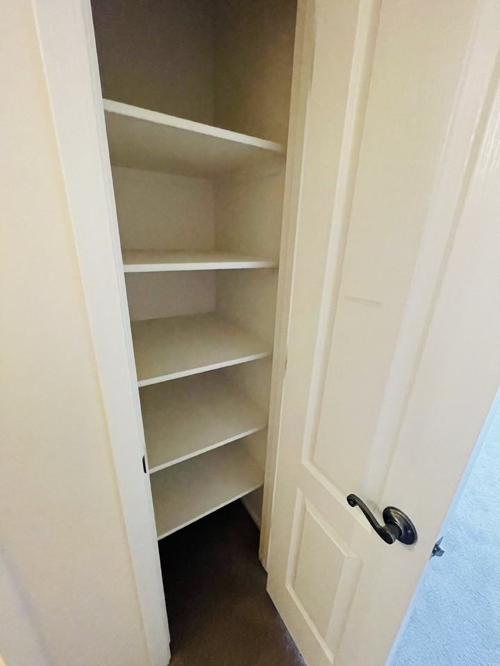 39974 W Thornberry Ln - Photo 4 of 31