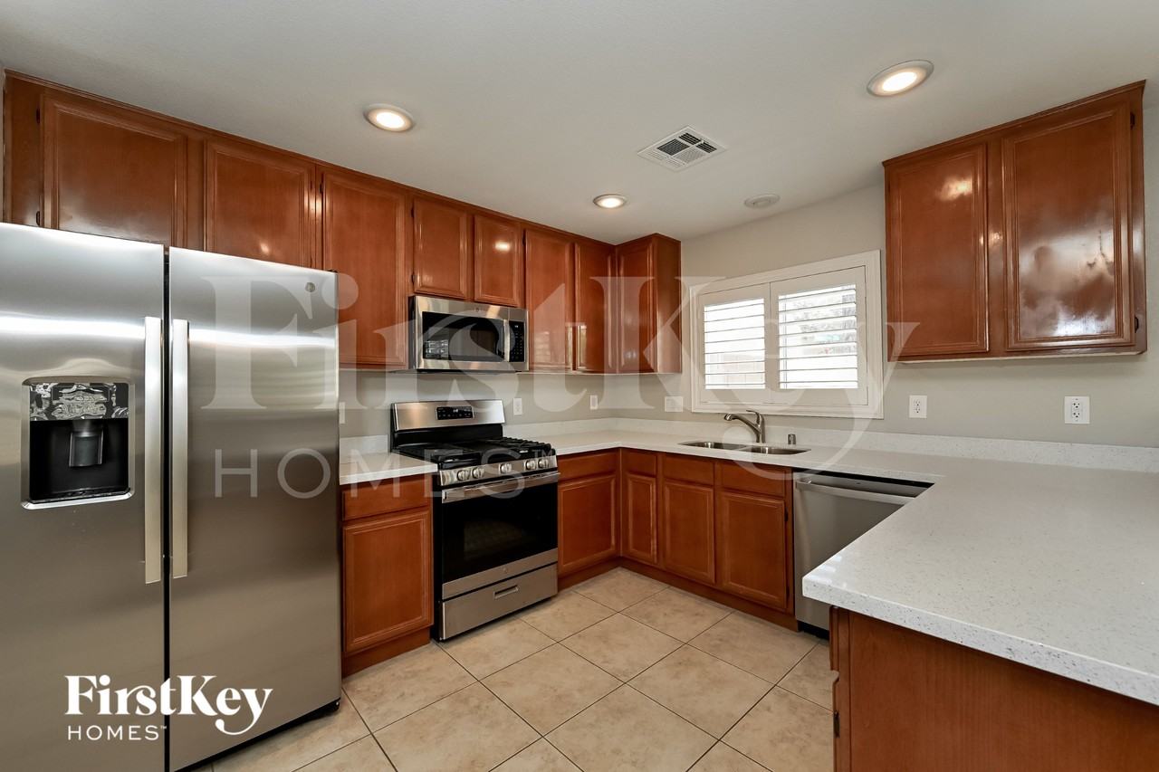 8302 Time Machine Ave - Photo 4 of 15