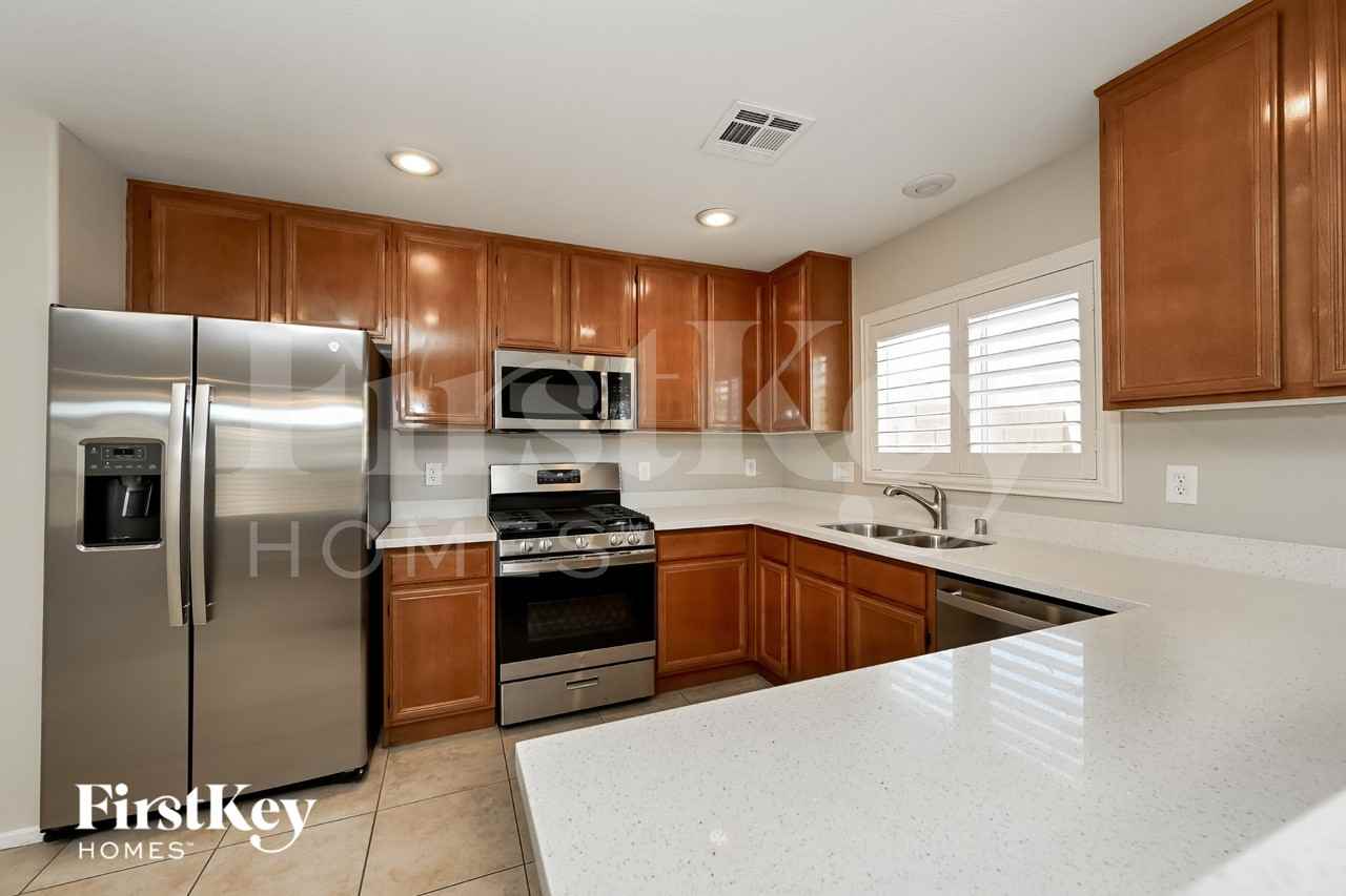 8302 Time Machine Ave - Photo 5 of 15