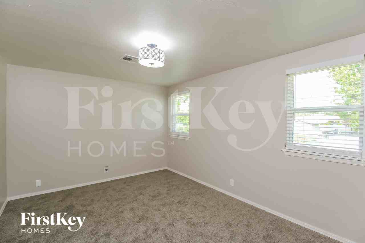 743 Nancy Lynn Ter - Photo 6 of 15