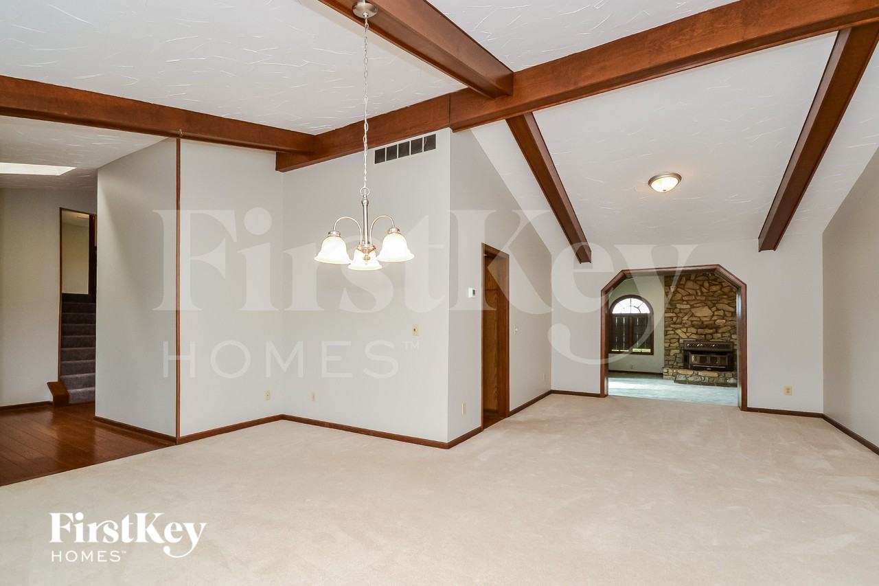 5668 Eagle Nest Ct - Photo 6 of 15