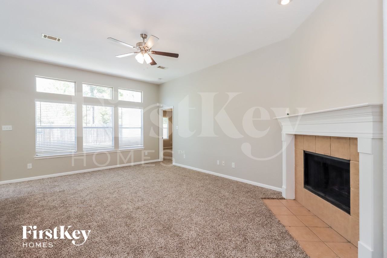 4515 Bridgevillage Dr - Photo 3 of 15