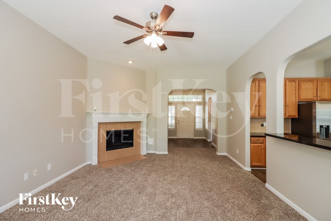 4515 Bridgevillage Dr - Photo 4 of 15