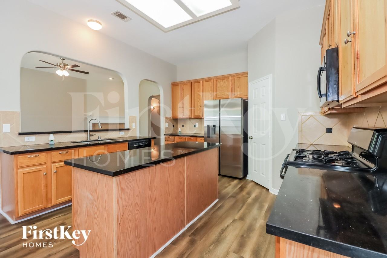 4515 Bridgevillage Dr - Photo 5 of 15