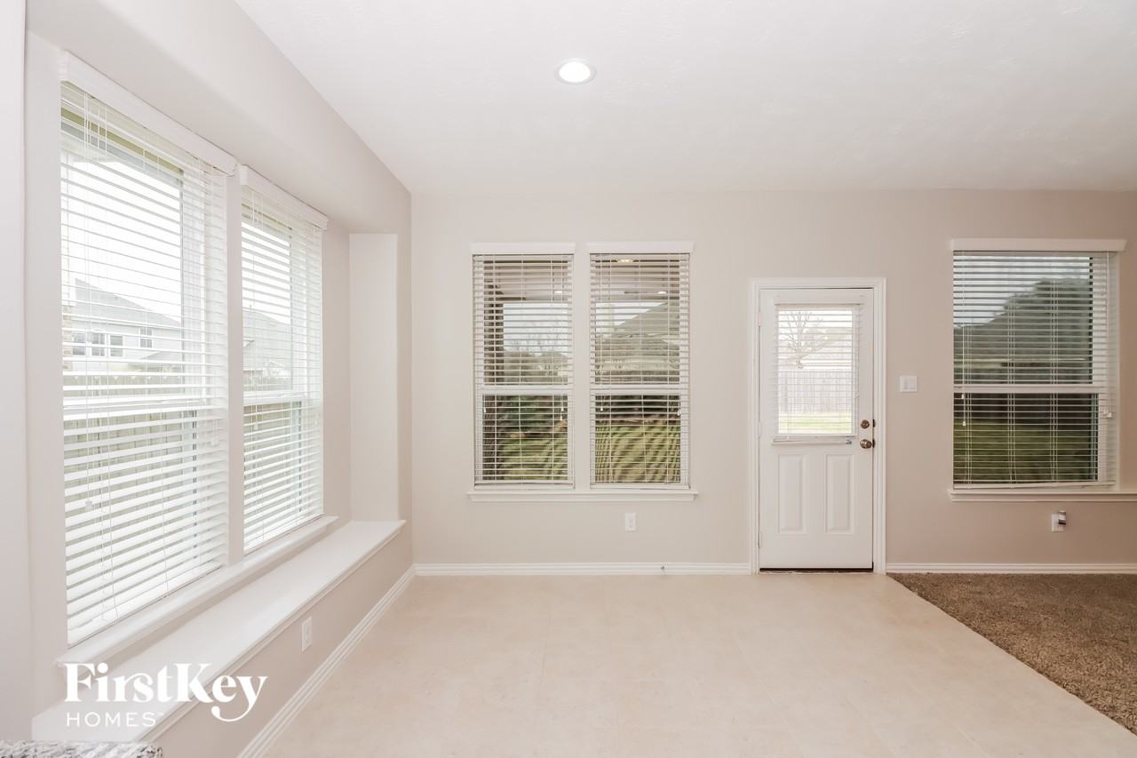 219 Chestnut - Photo 6 of 15