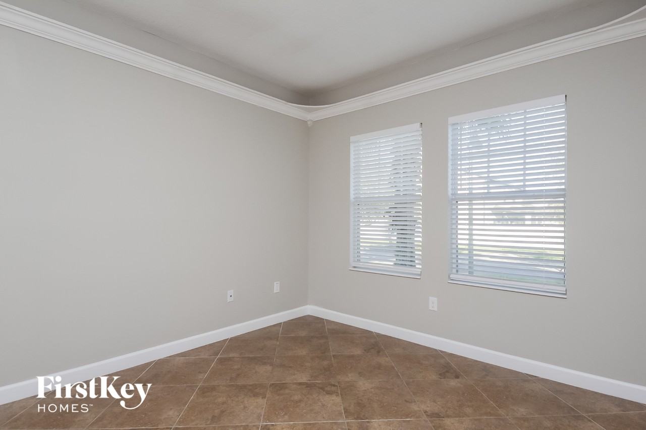 1958 Pantheon Dr - Photo 5 of 15