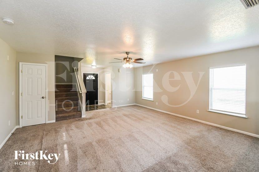 2163 Fresco Dr - Photo 2 of 16