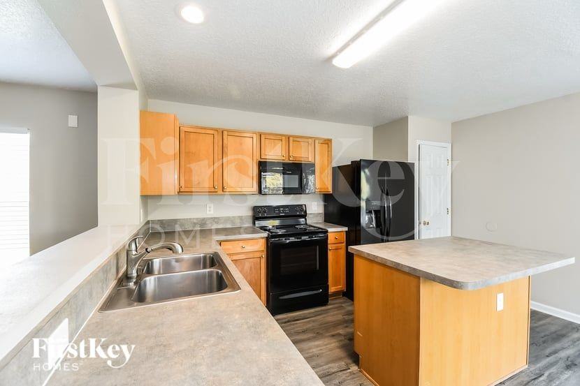 2163 Fresco Dr - Photo 5 of 16