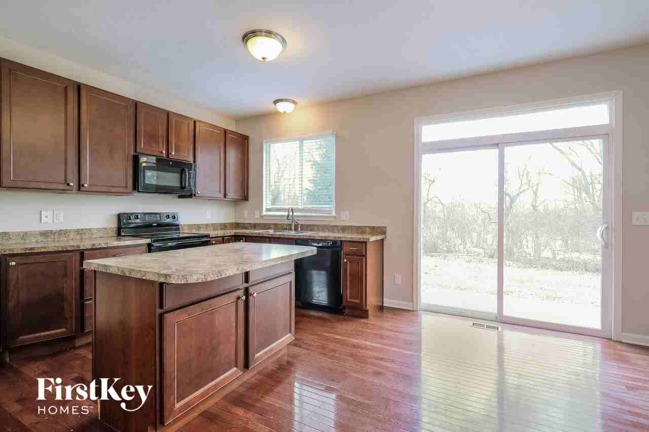 115 Leasure Dr - Photo 5 of 15