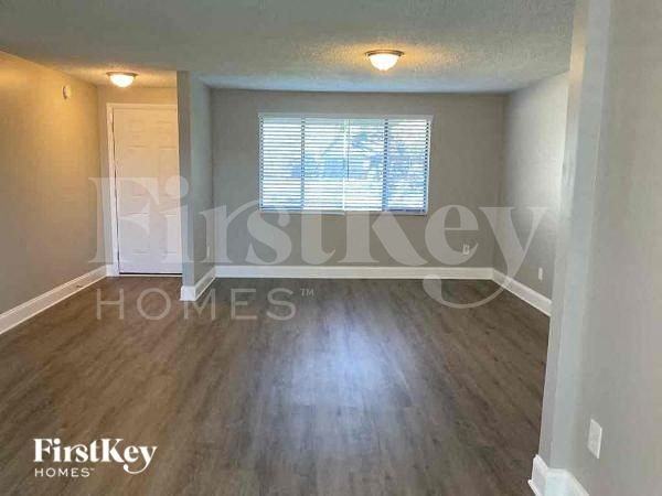 2241 George Wythe Rd - Photo 3 of 10