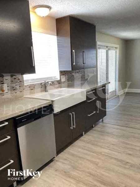 2241 George Wythe Rd - Photo 6 of 10