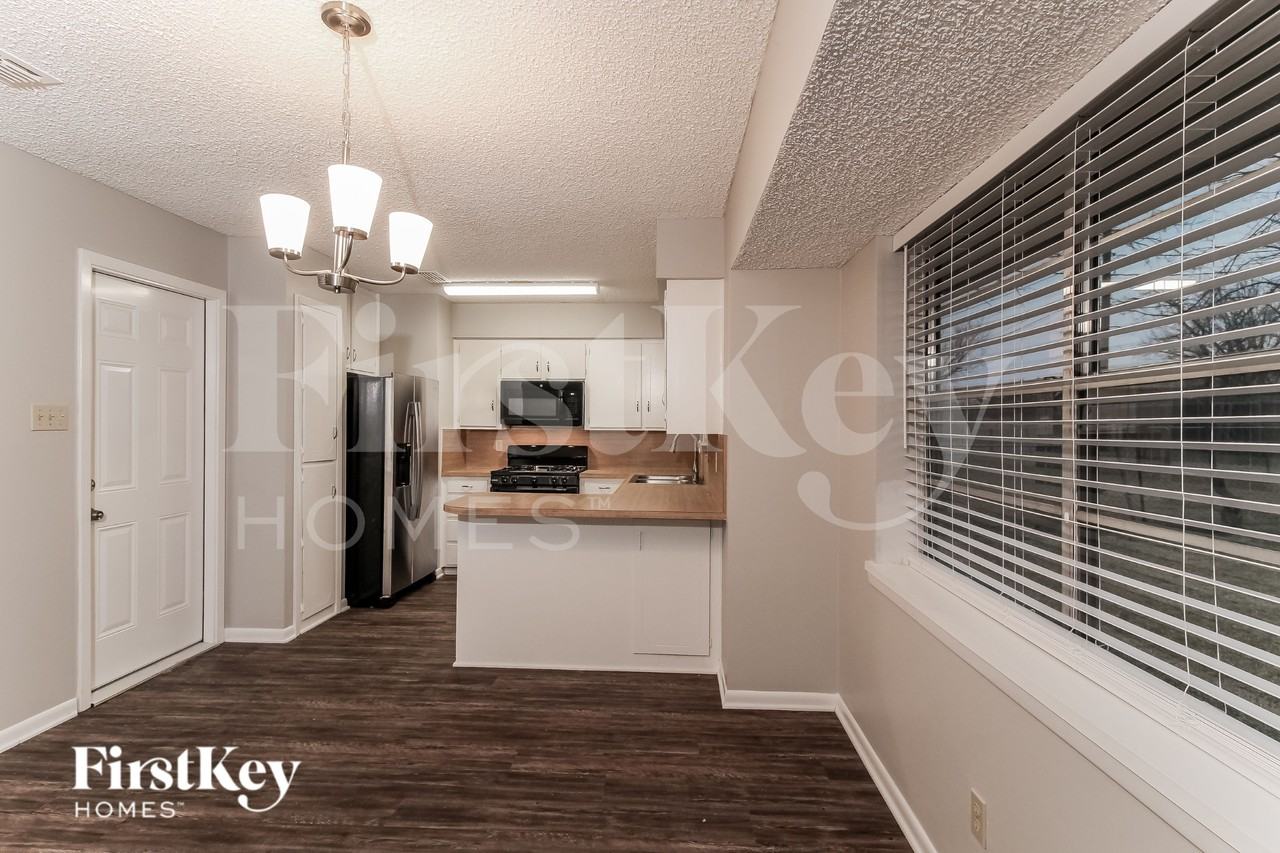 202 Carolyn Dr - Photo 7 of 15