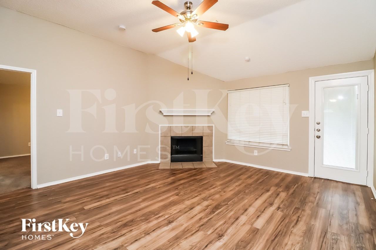 729 Ridge Top Dr - Photo 3 of 15