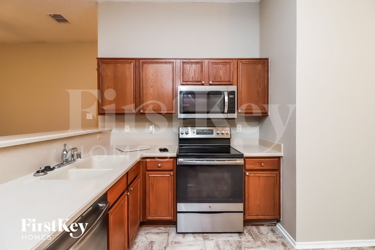 729 Ridge Top Dr - Photo 6 of 15