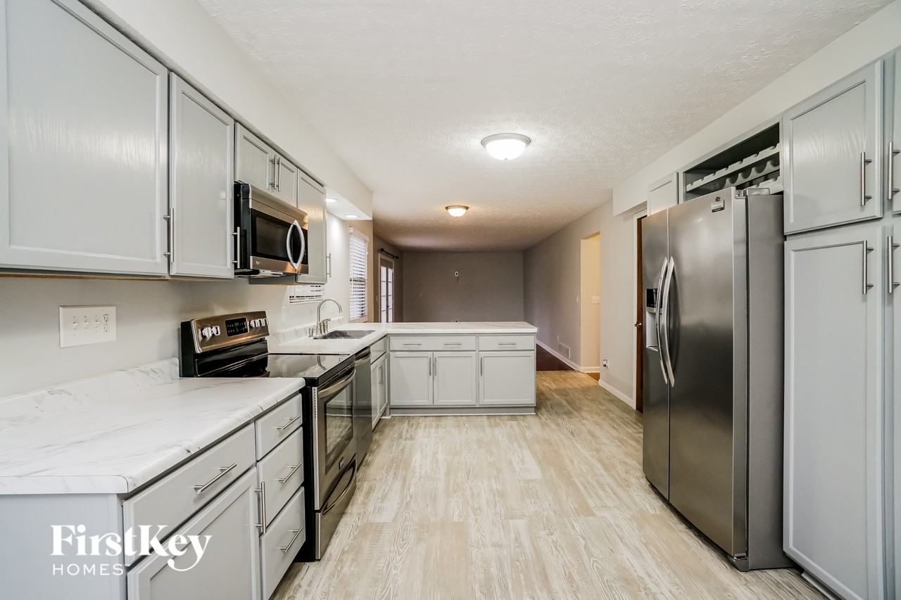 659 Forestwood Dr - Photo 4 of 15