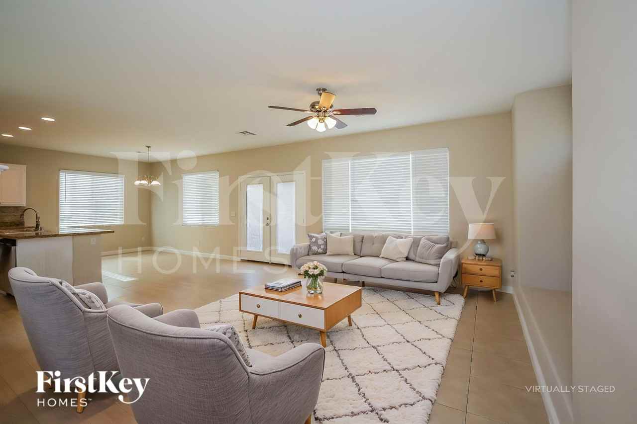 6624 Petrified Forest St - Photo 4 of 18